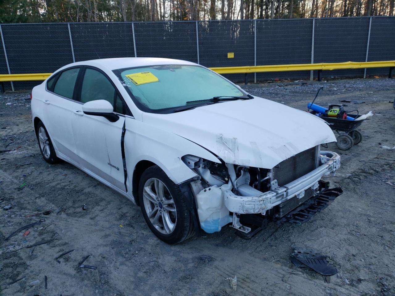 FORD FUSION SE 2018 with VIN 3FA6P0LU3JR221698 - Photo from auction