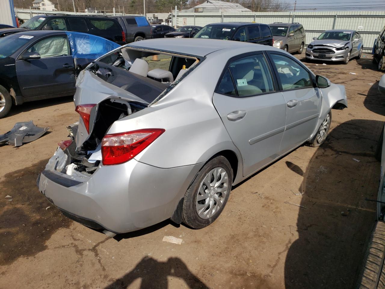 Photo 4 from auction – 2018 TOYOTA COROLLA L with VIN 2T1BURHE6JC992069