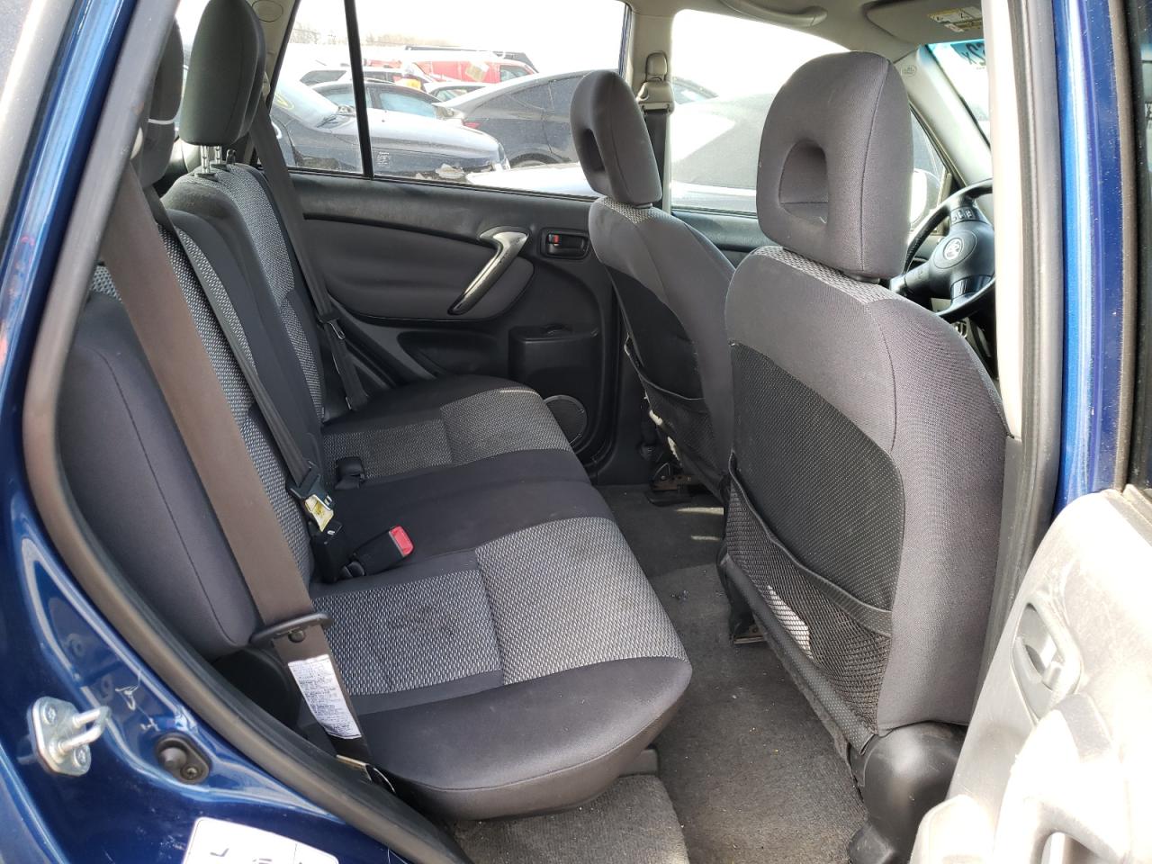 Photo 6 from auction – 2005 TOYOTA RAV4 with VIN JTEHD20V150062766