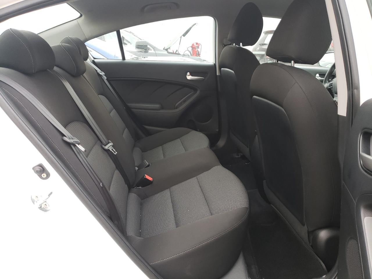 Photo 6 from auction – 2018 KIA FORTE LX with VIN 3KPFK4A77JE217934