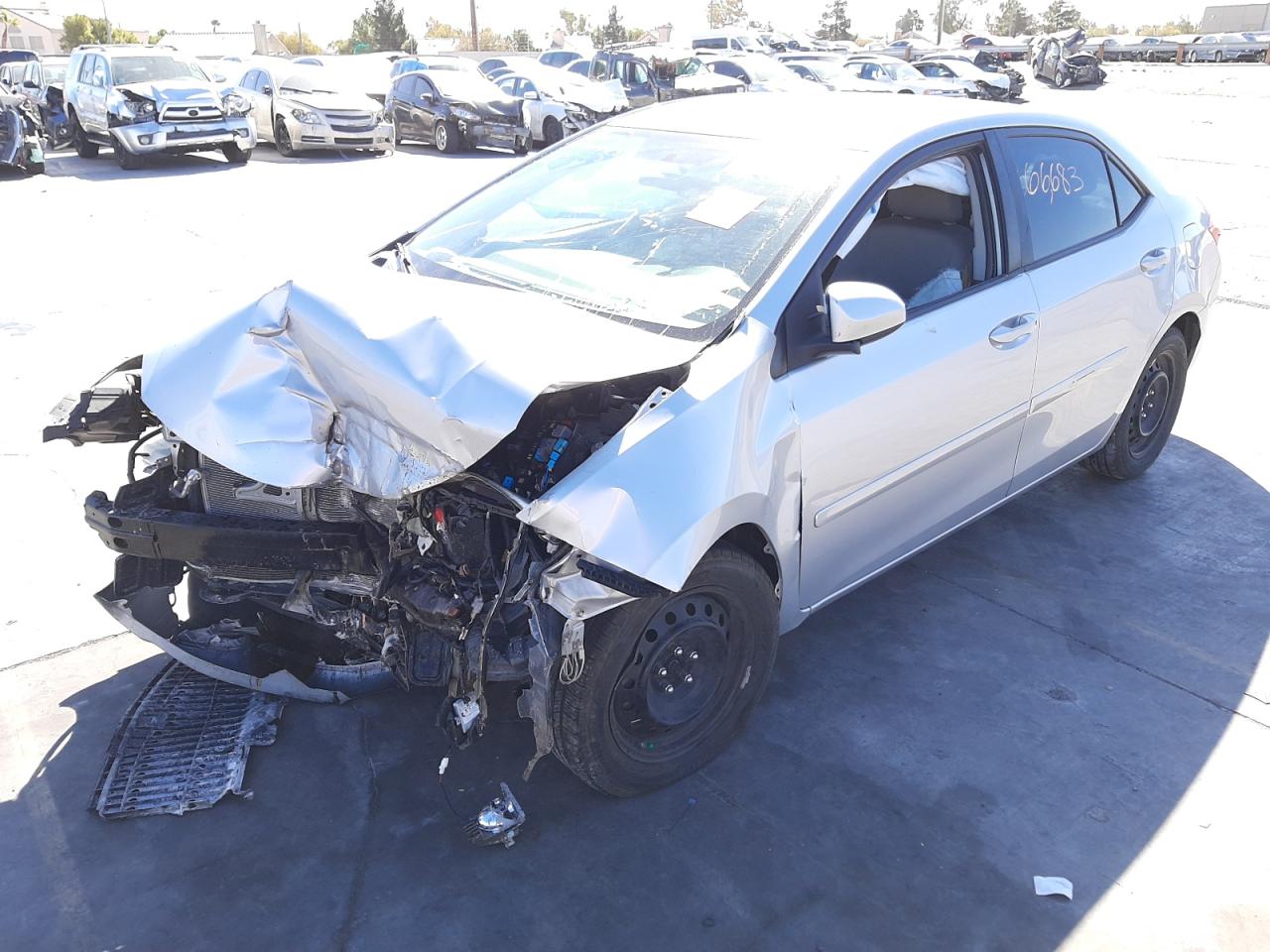 Photo 2 from auction – 2015 TOYOTA COROLLA L with VIN 5YFBURHE4FP363272