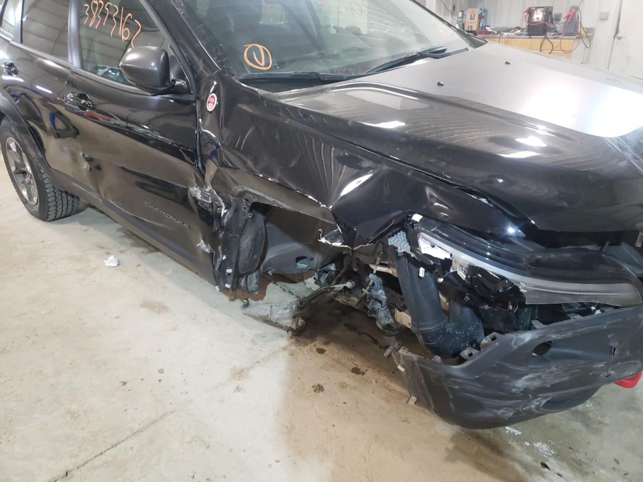 Photo 9 from auction – 2019 JEEP CHEROKEE T with VIN 1C4PJMBN2KD200949
