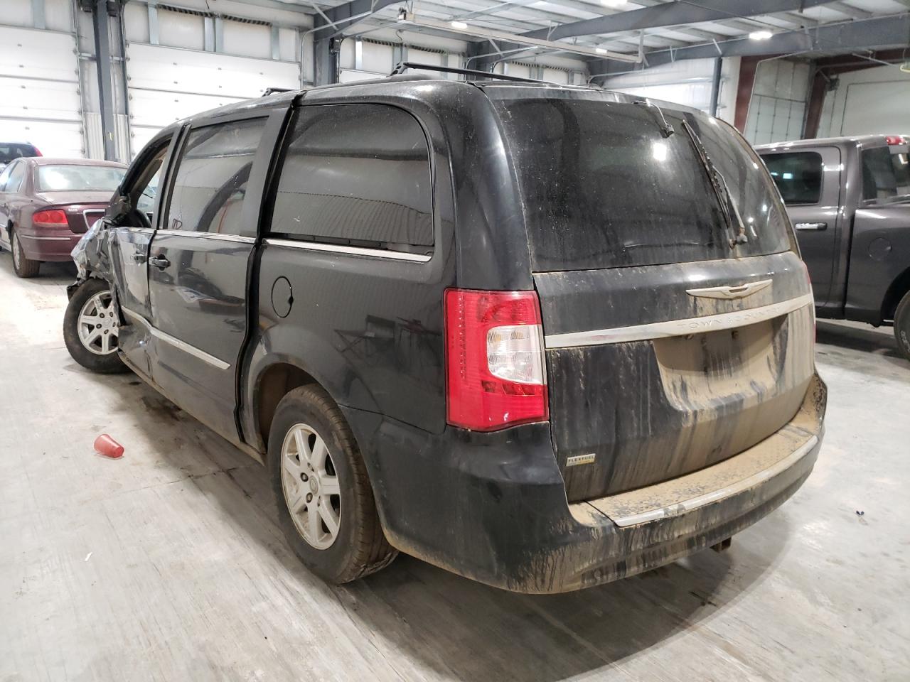 Photo 3 from auction – 2012 CHRYSLER TOWN & COU with VIN 2C4RC1BG5CR116447