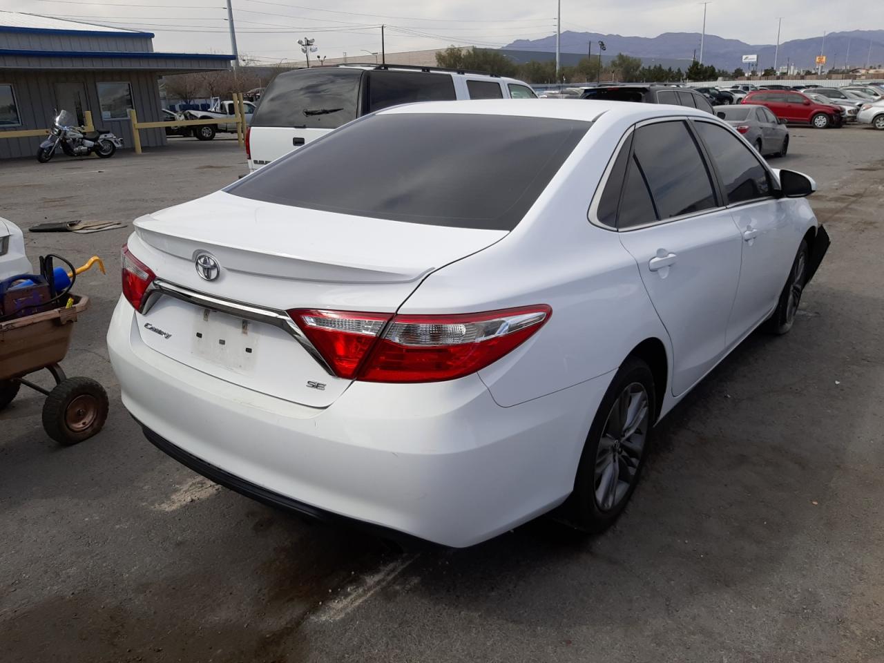 Photo 4 from auction – 2017 TOYOTA CAMRY LE with VIN 4T1BF1FK9HU749871