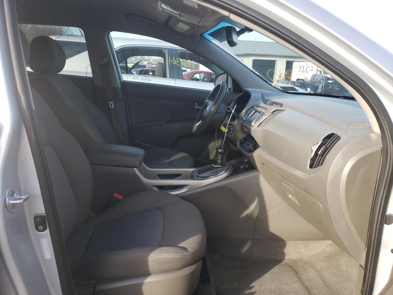 Photo 5 from auction – 2015 KIA SPORTAGE L with VIN KNDPBCAC5F7791161