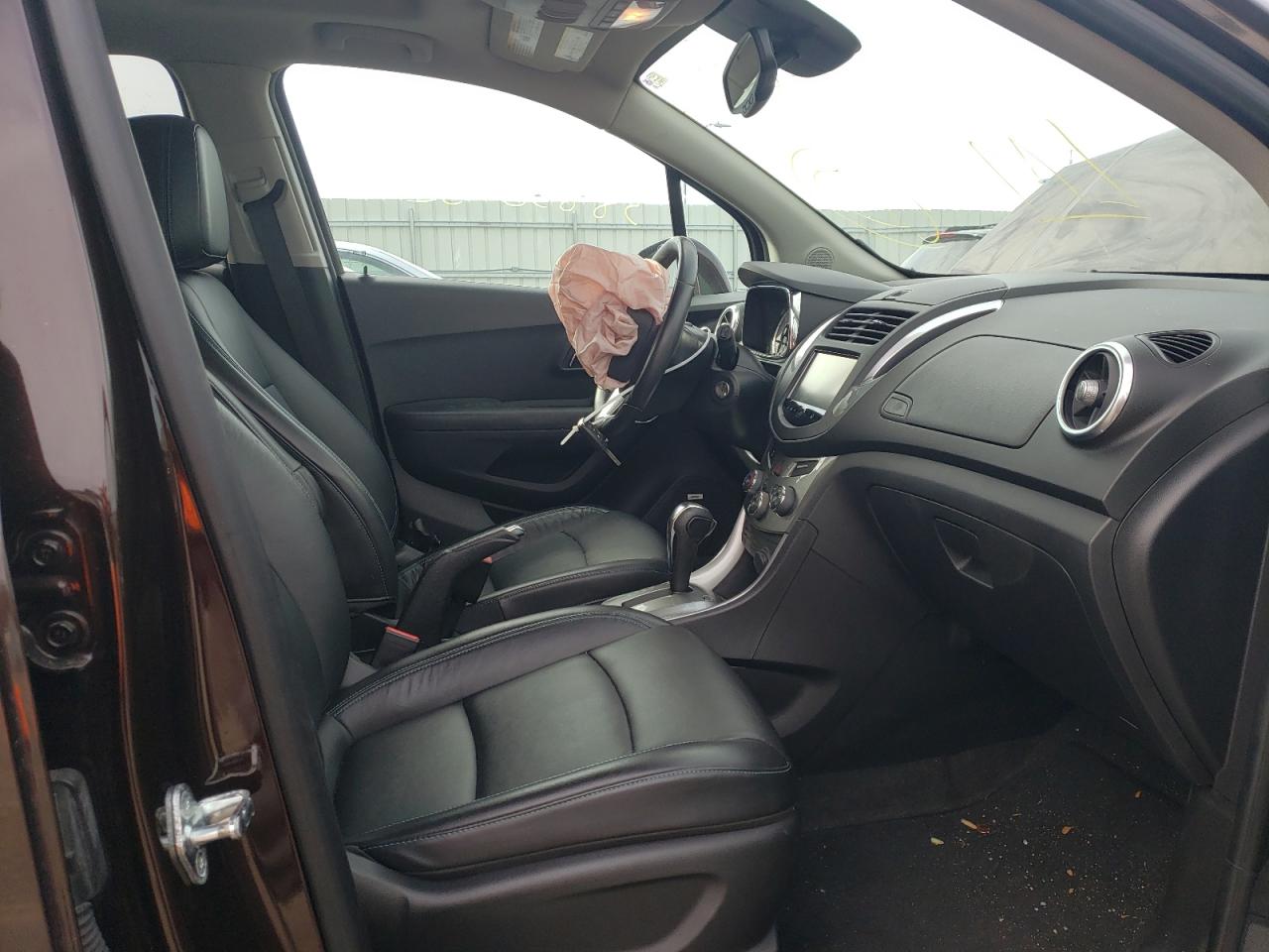 Photo 5 from auction – 2015 CHEVROLET TRAX LTZ with VIN KL7CJTSB0FB133605
