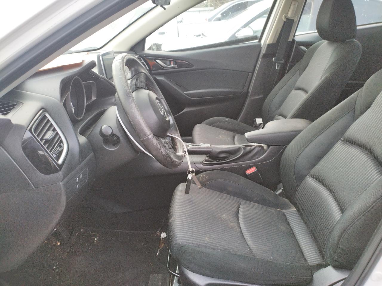 Photo 5 from auction – 2016 MAZDA 3 TOURING with VIN JM1BM1V74G1301593