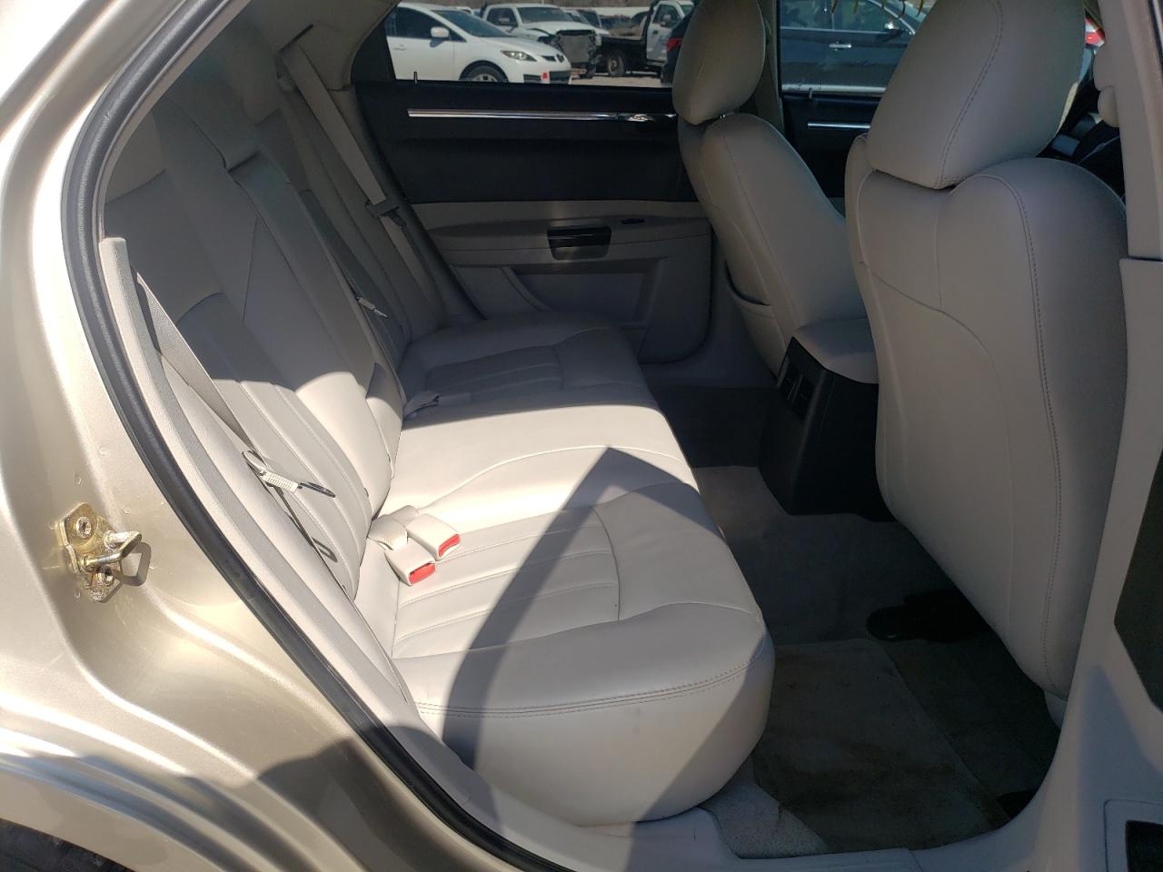 Photo 6 from auction – 2006 CHRYSLER 300C with VIN 2C3KA63H76H518741