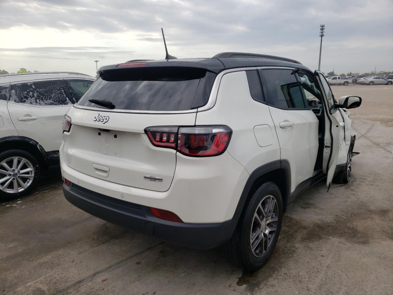 Photo 4 from auction – 2018 JEEP COMPASS LA with VIN 3C4NJCBB0JT241063