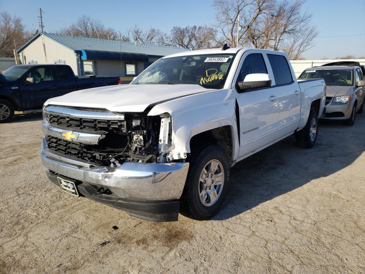 Photo 2 from auction – 2017 CHEVROLET SILVERADO with VIN 3GCUKREC4HG249752
