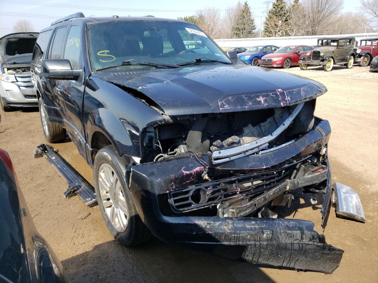 LINCOLN NAVIGATOR 2011 with VIN 5LMJJ3J52BEJ06400 - Photo from auction