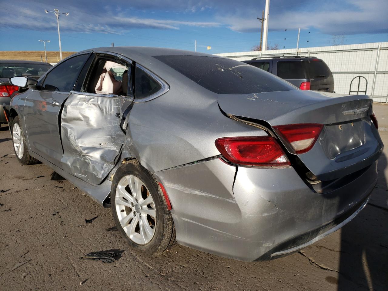 Photo 3 from auction – 2015 CHRYSLER 200 LIMITE with VIN 1C3CCCAB3FN557555
