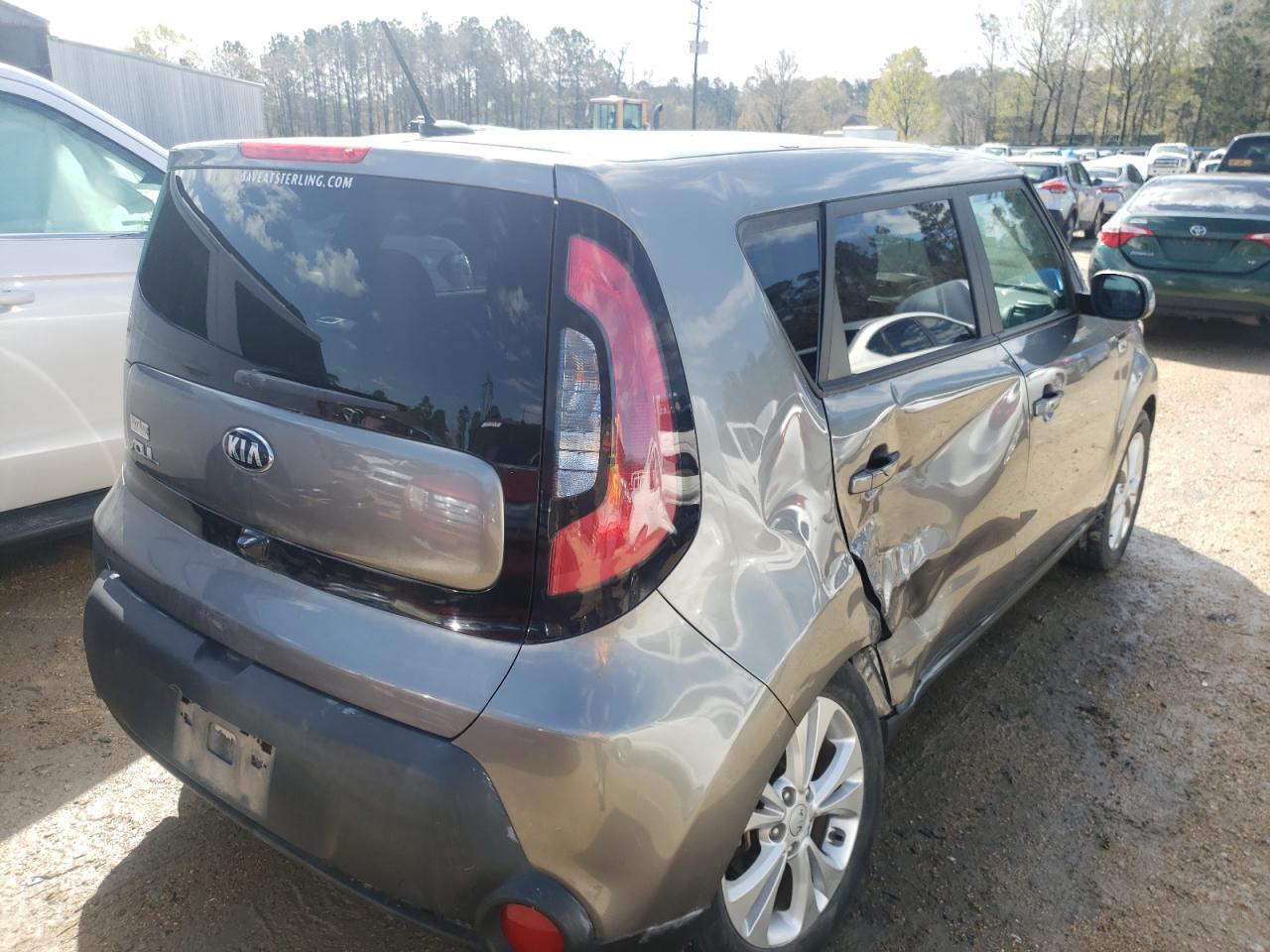 Photo 4 from auction – 2016 KIA SOUL with VIN KNDJN2A27G7379047