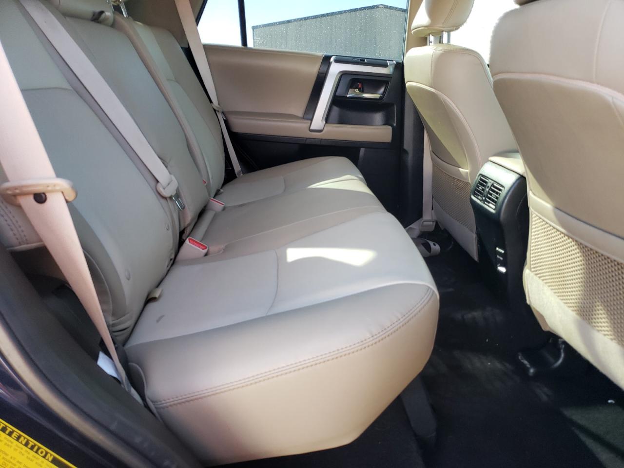 Photo 6 from auction – 2019 TOYOTA 4RUNNER SR with VIN JTEZU5JR7K5198700