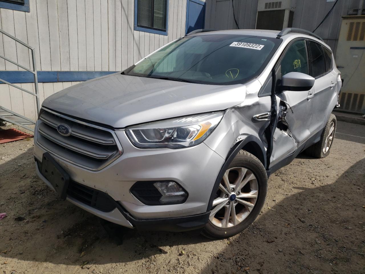 Photo 2 from auction – 2017 FORD ESCAPE SE with VIN 1FMCU0G99HUE48310