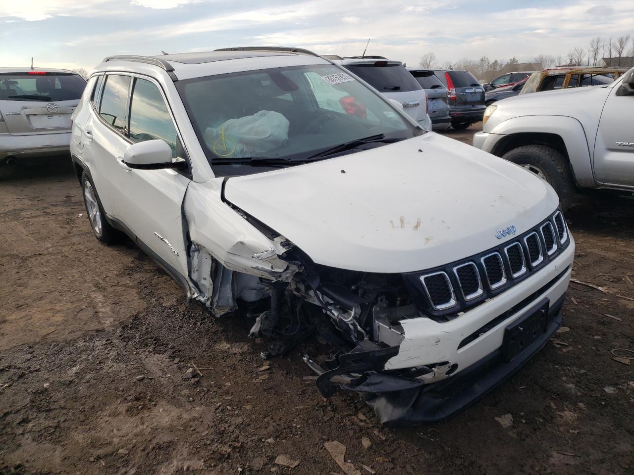 JEEP COMPASS LA 2019 with VIN 3C4NJDBB6KT623072 - Photo from auction