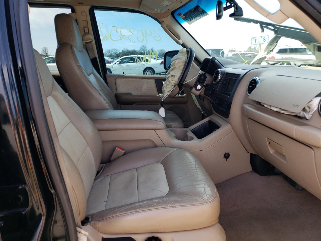 Photo 5 from auction – 2004 FORD EXPEDITION with VIN 1FMFU18L34LB16201