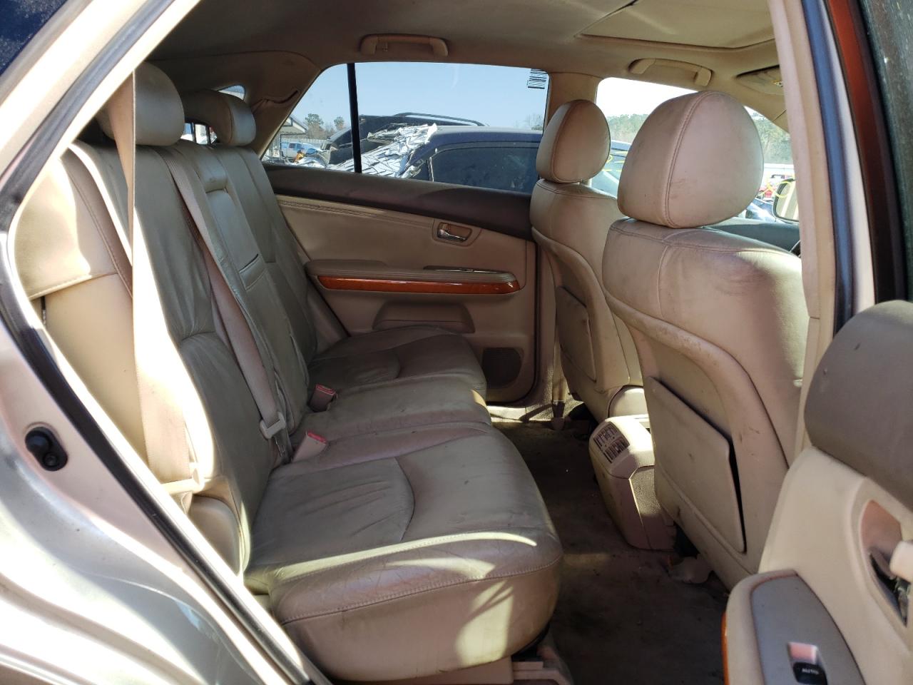 Photo 6 from auction – 2005 LEXUS RX 330 with VIN 2T2GA31U15C029658