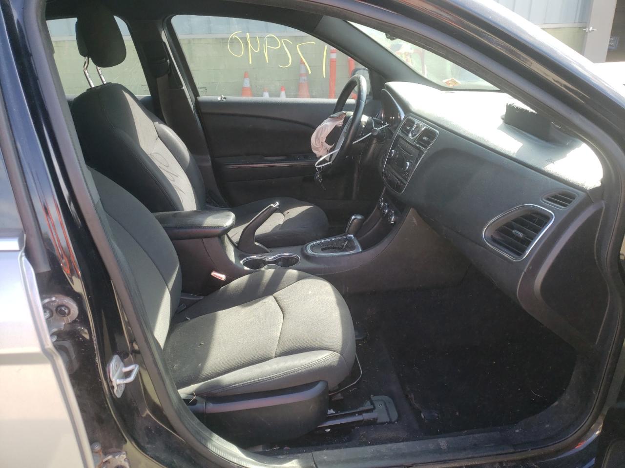 Photo 5 from auction – 2013 CHRYSLER 200 TOURIN with VIN 1C3CCBBG6DN716778