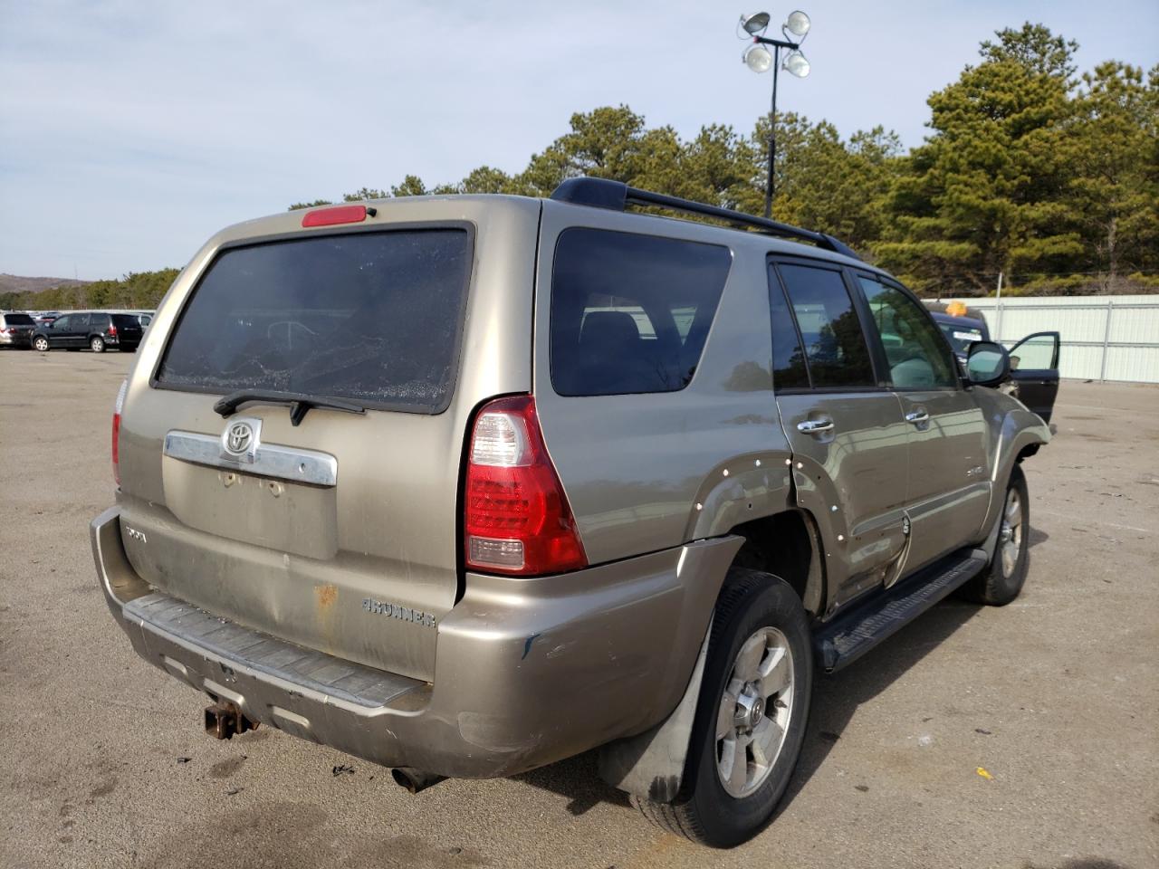 Photo 4 from auction – 2006 TOYOTA 4RUNNER SR with VIN JTEBU14R968071201