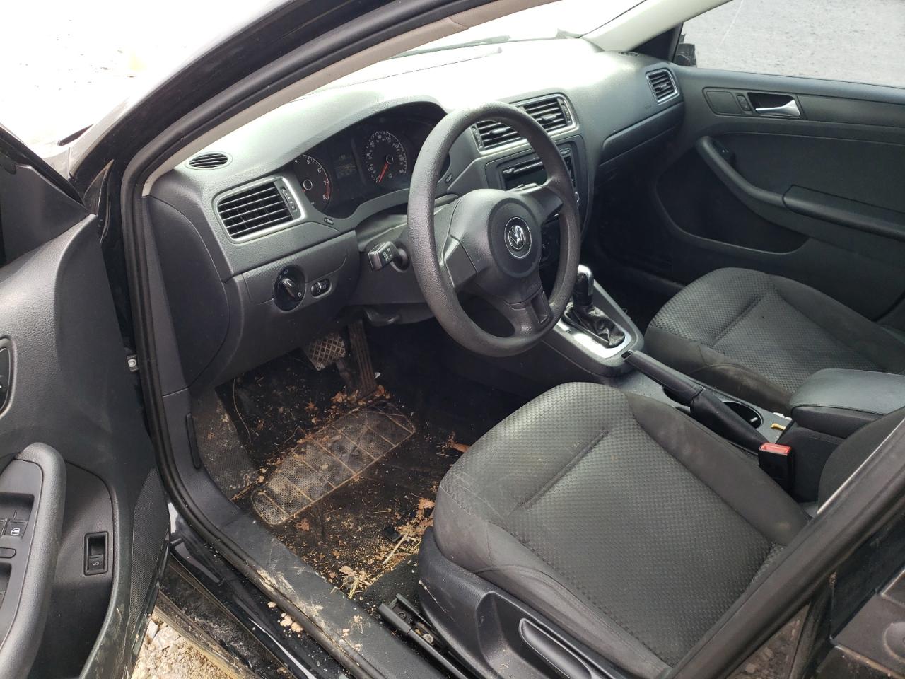 Photo 5 from auction – 2013 VOLKSWAGEN JETTA BASE with VIN 3VW2K7AJ8DM267583