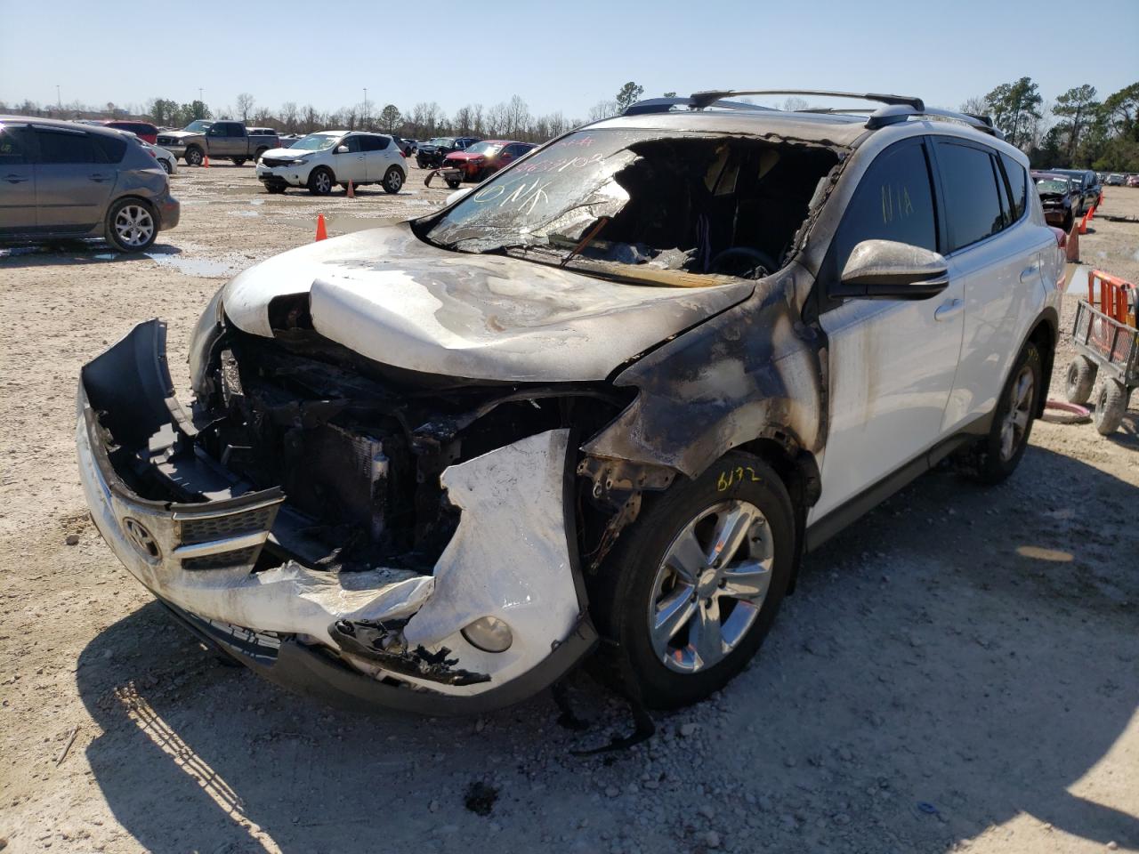 Photo 2 from auction – 2013 TOYOTA RAV4 XLE with VIN JTMWFREVXDD008591