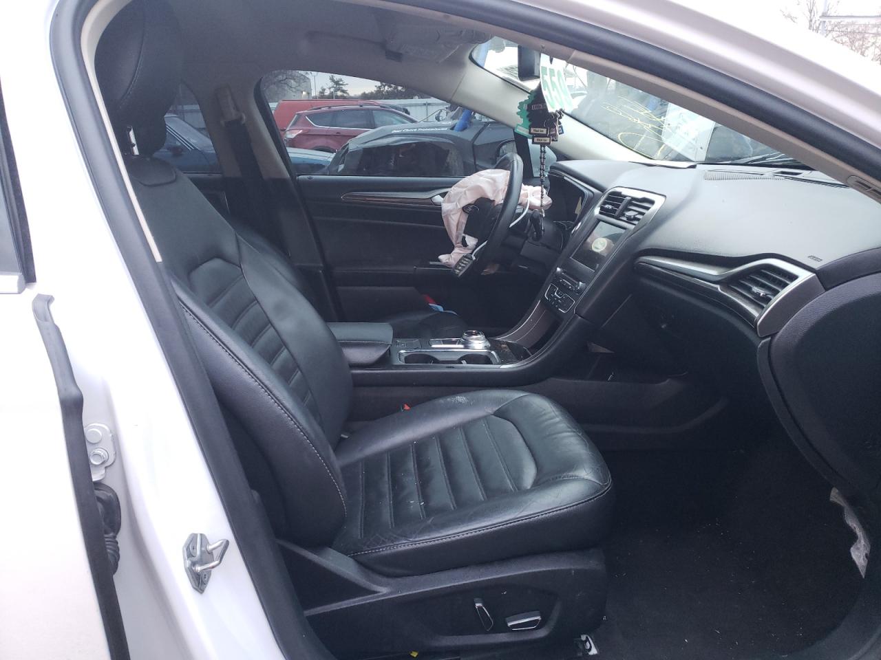 Photo 5 from auction – 2017 FORD FUSION SE with VIN 3FA6P0HD2HR215426