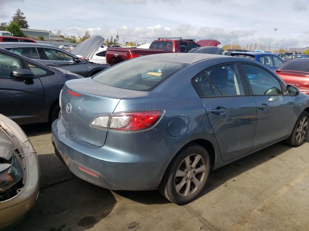 Photo 4 from auction – 2010 MAZDA 3 I with VIN JM1BL1SF1A1251242