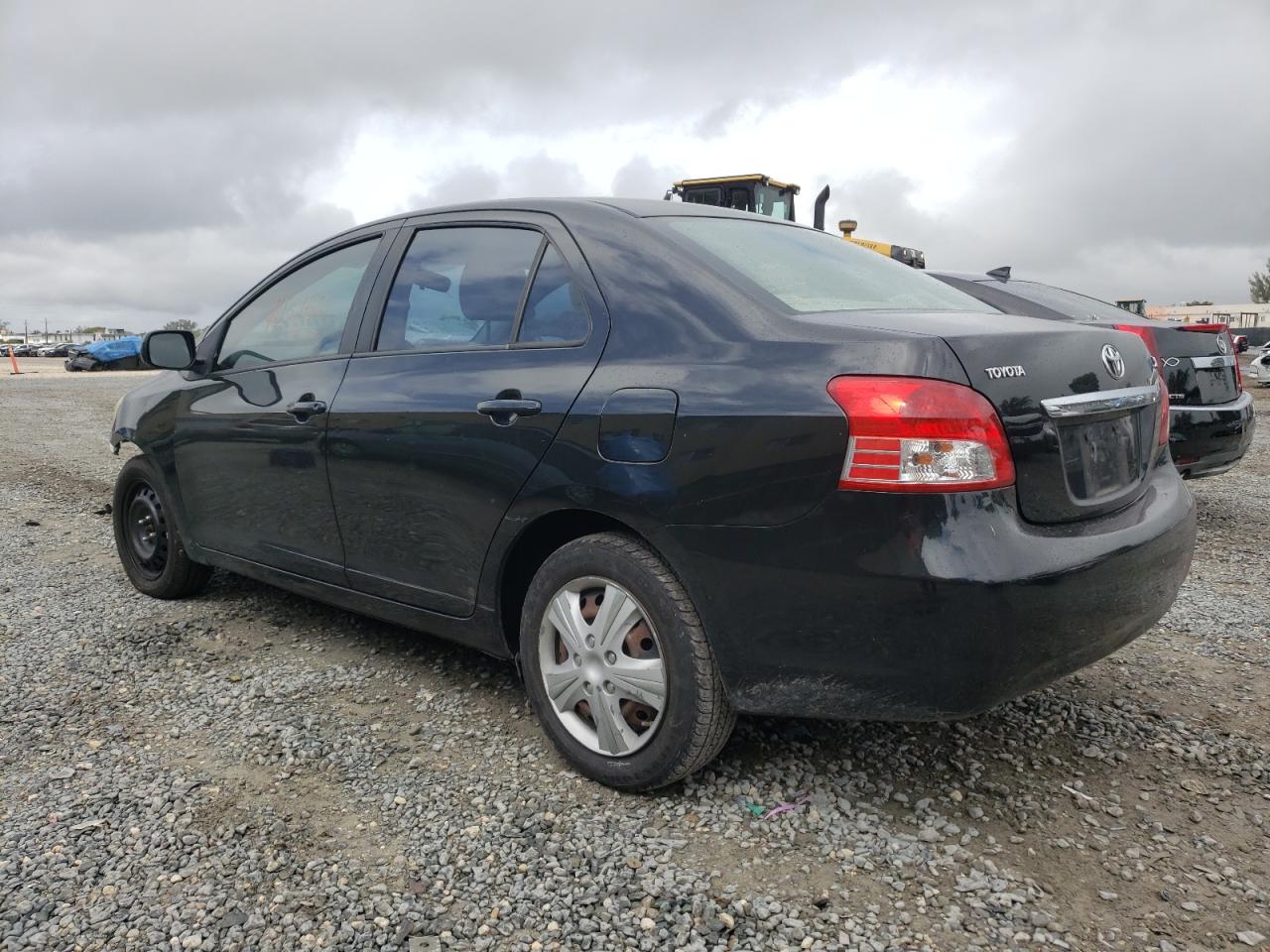 Photo 3 from auction – 2010 TOYOTA YARIS with VIN JTDBT4K34A4067497