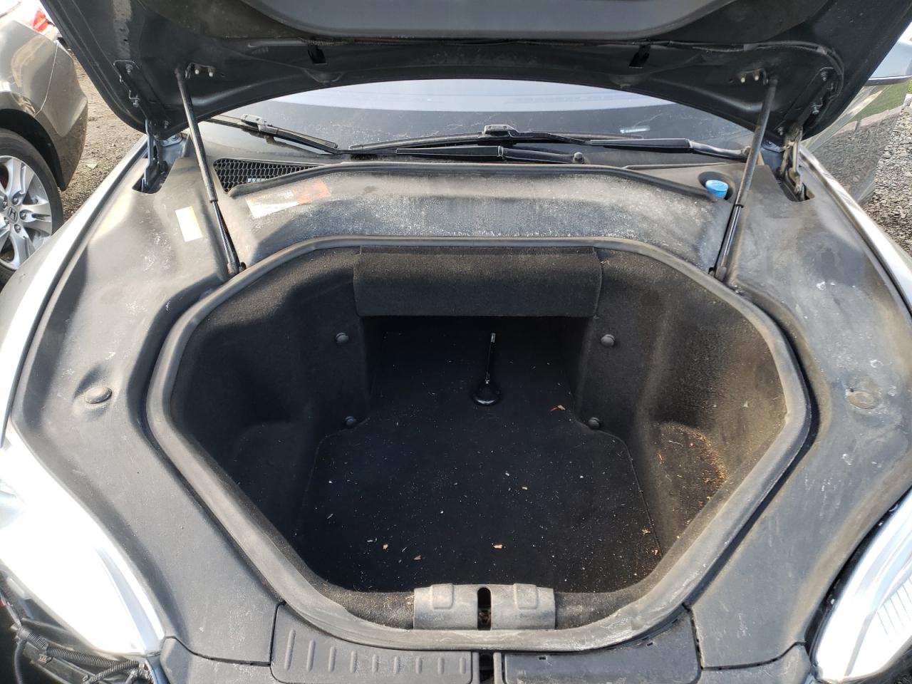 Photo 7 from auction – 2014 TESLA MODEL S with VIN 5YJSA1H12EFP41820