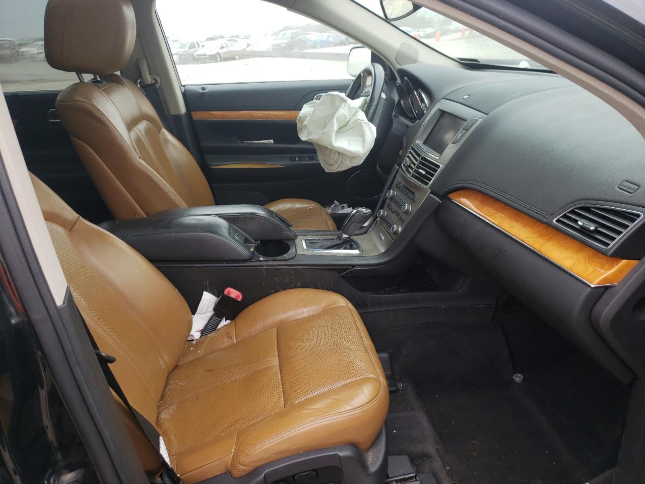 Photo 5 from auction – 2010 LINCOLN MKT with VIN 2LMHJ5AT5ABJ22729