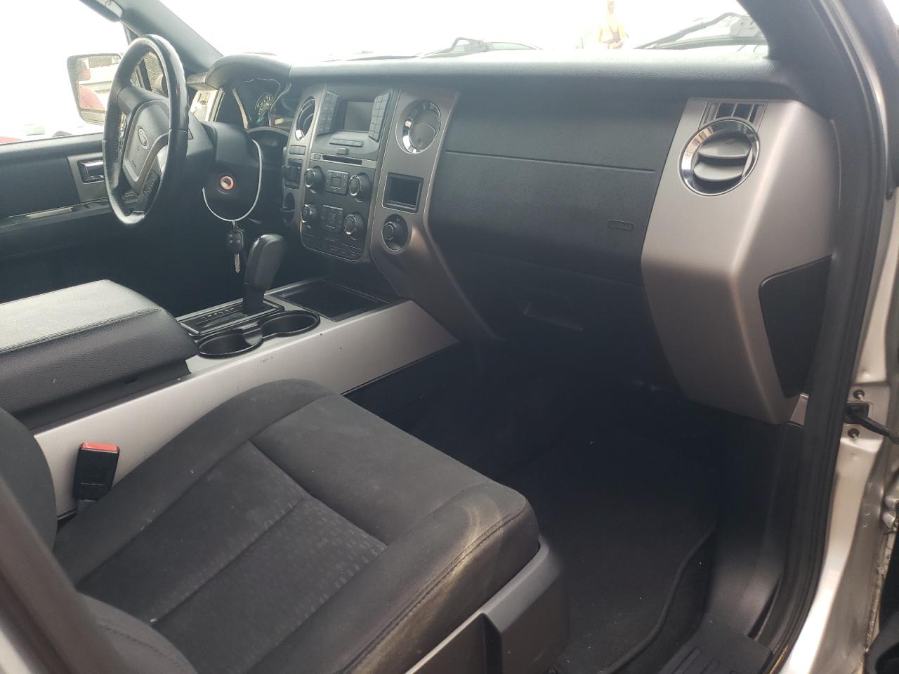 Photo 5 from auction – 2017 FORD EXPEDITION with VIN 1FMJU1HT4HEA41688