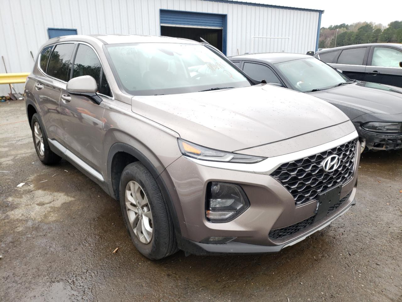 HYUNDAI SANTA FE S 2019 with VIN 5NMS33AD4KH006180 - Photo from auction