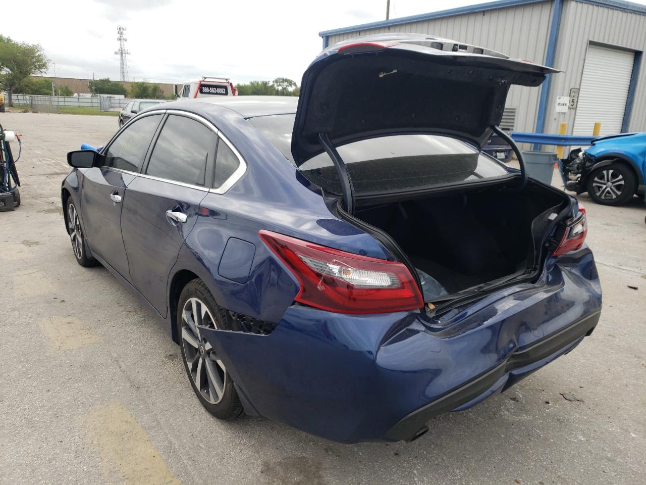 Photo 3 from auction – 2017 NISSAN ALTIMA 2.5 with VIN 1N4AL3AP2HC484648
