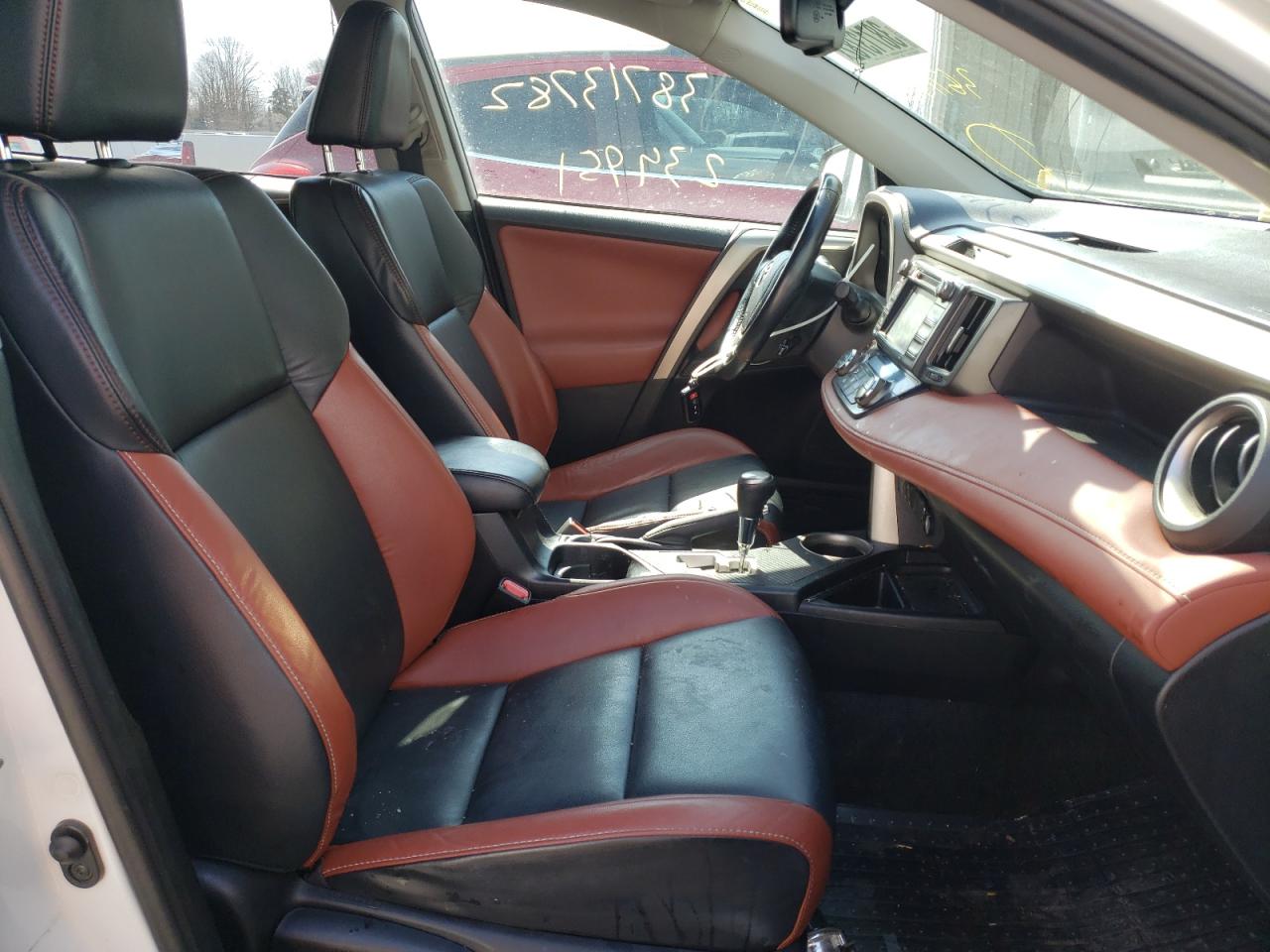 Photo 5 from auction – 2014 TOYOTA RAV4 LIMIT with VIN 2T3DFREV9EW202945