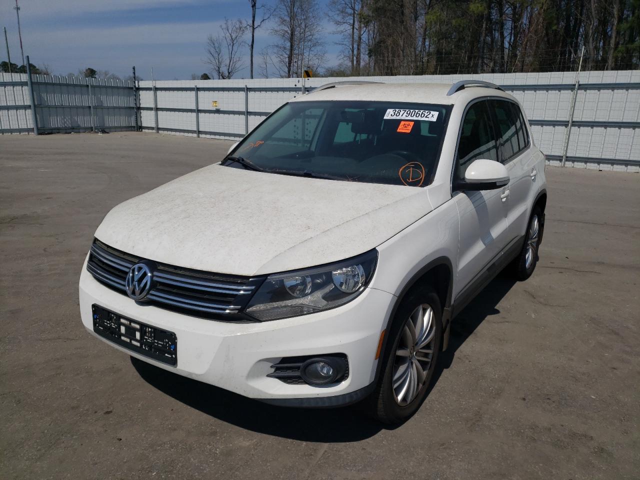 Photo 15 from auction – 2013 VOLKSWAGEN TIGUAN S with VIN WVGAV3AX5DW571663