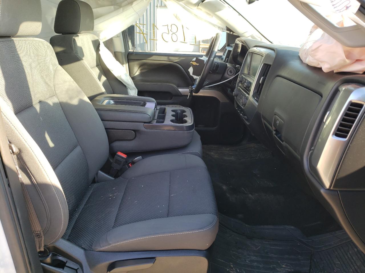Photo 5 from auction – 2017 CHEVROLET SILVERADO with VIN 3GCUKREC4HG249752