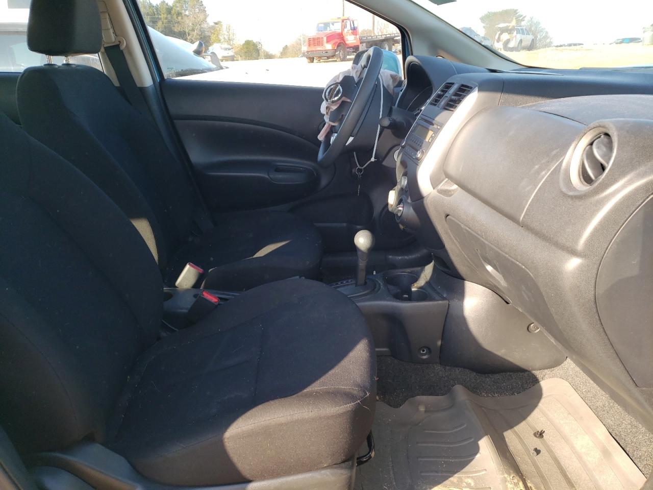 Photo 5 from auction – 2014 NISSAN VERSA NOTE with VIN 3N1CE2CP5EL431885