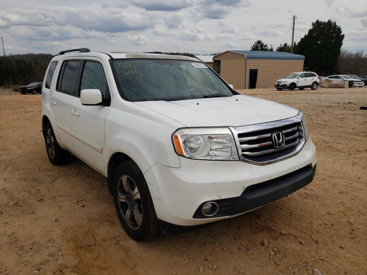 HONDA PILOT SE 2015 with VIN 5FNYF4H38FB055362 - Photo from auction