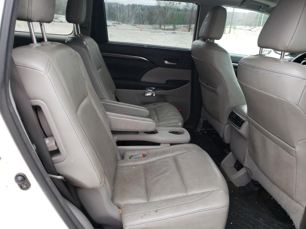 Photo 6 from auction – 2015 TOYOTA HIGHLANDER with VIN 5TDYKRFH7FS052830