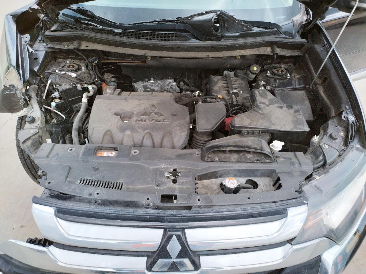 Photo 7 from auction – 2016 MITSUBISHI OUTLANDER with VIN JA4AD3A38GZ029426