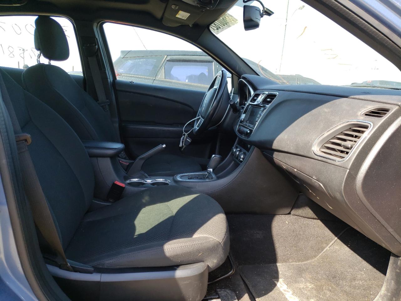 Photo 5 from auction – 2011 CHRYSLER 200 TOURIN with VIN 1C3BC1FG4BN533117