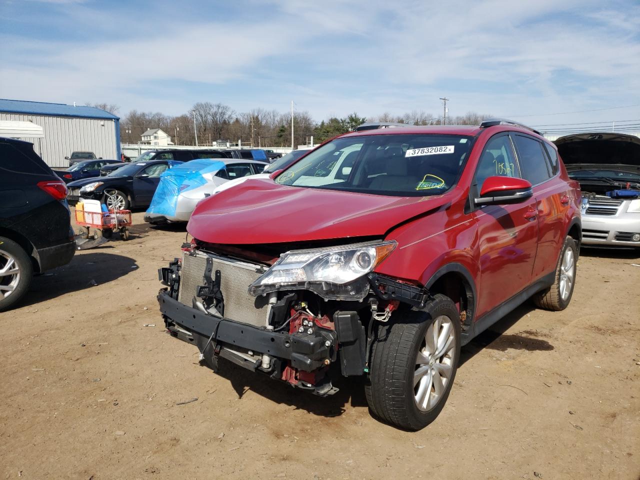 Photo 2 from auction – 2015 TOYOTA RAV4 LIMIT with VIN 2T3DFREVXFW366013