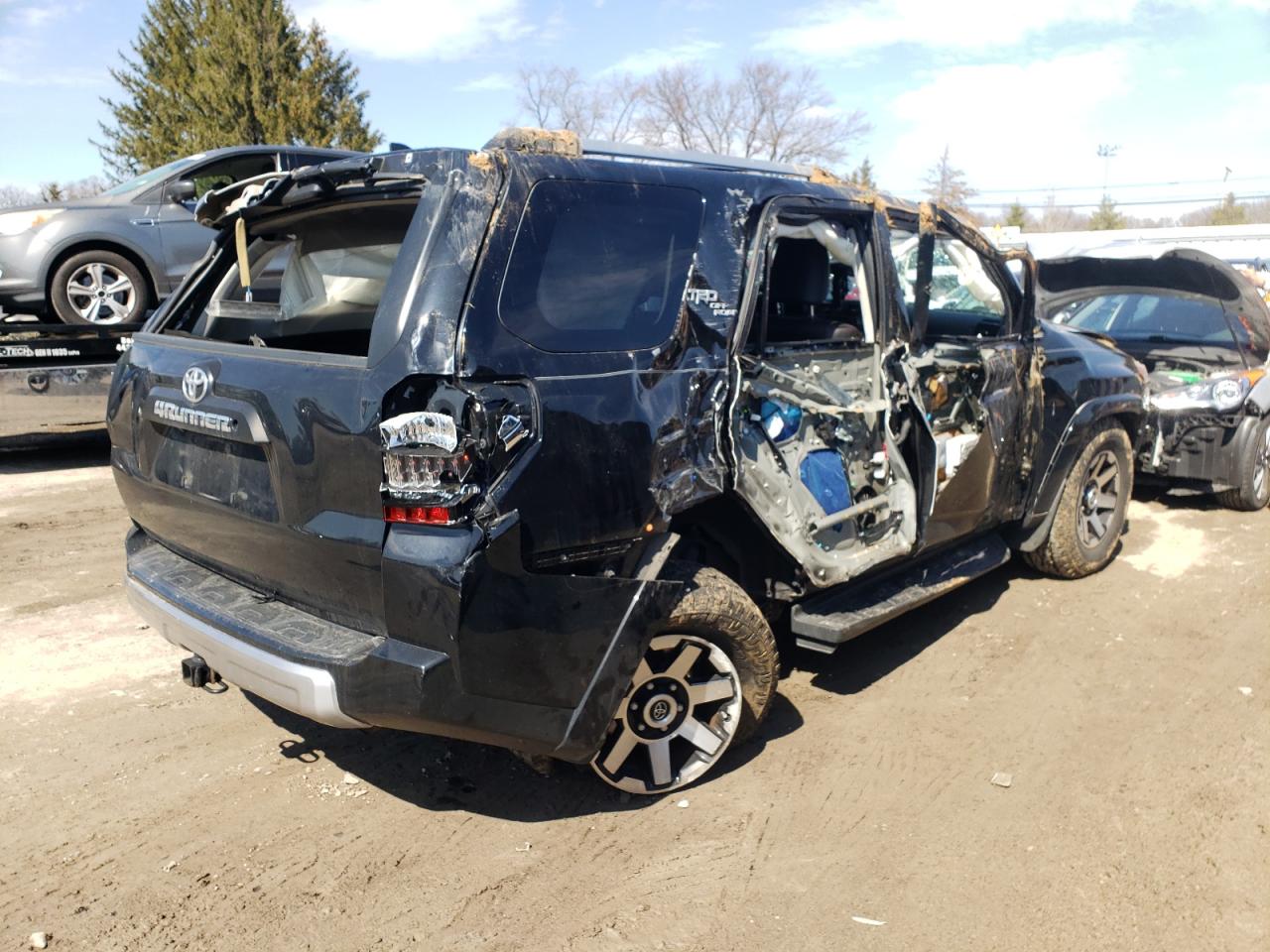 Photo 4 from auction – 2018 TOYOTA 4RUNNER SR with VIN JTEBU5JRXJ5490678