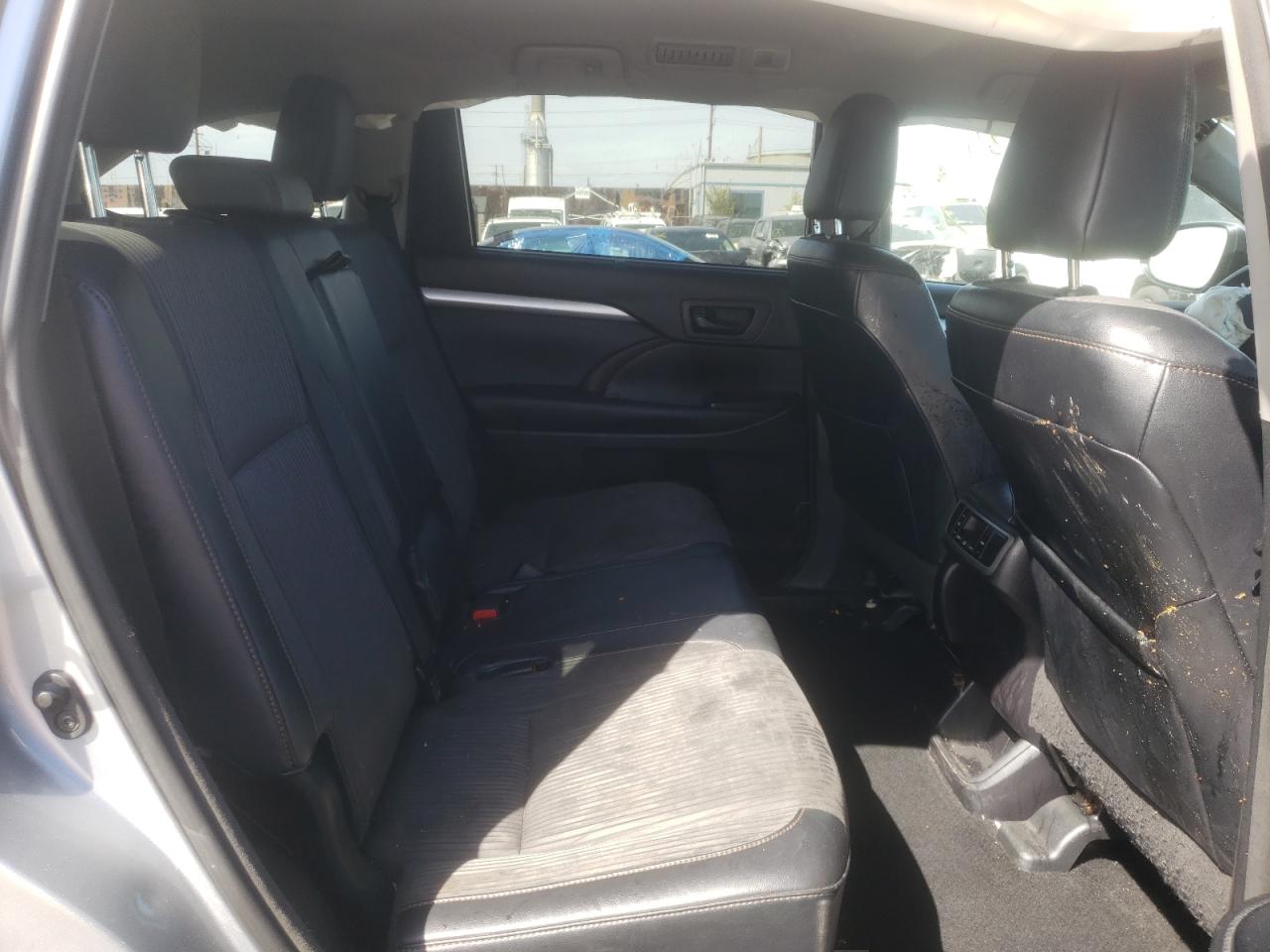 Photo 6 from auction – 2016 TOYOTA HIGHLANDER with VIN 5TDZKRFH2GS136964