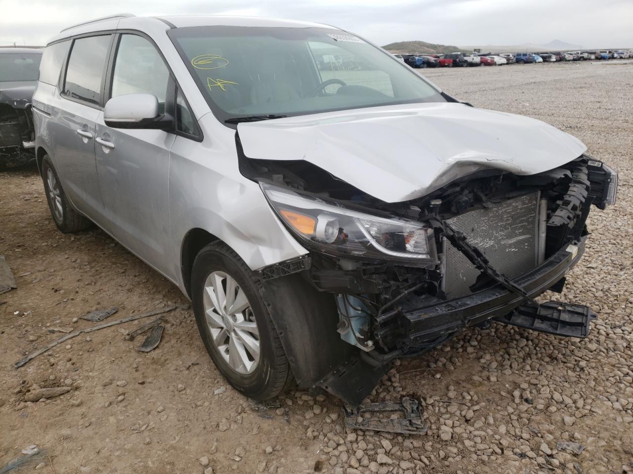 KIA SEDONA LX 2018 with VIN KNDMB5C17J6367604 - Photo from auction