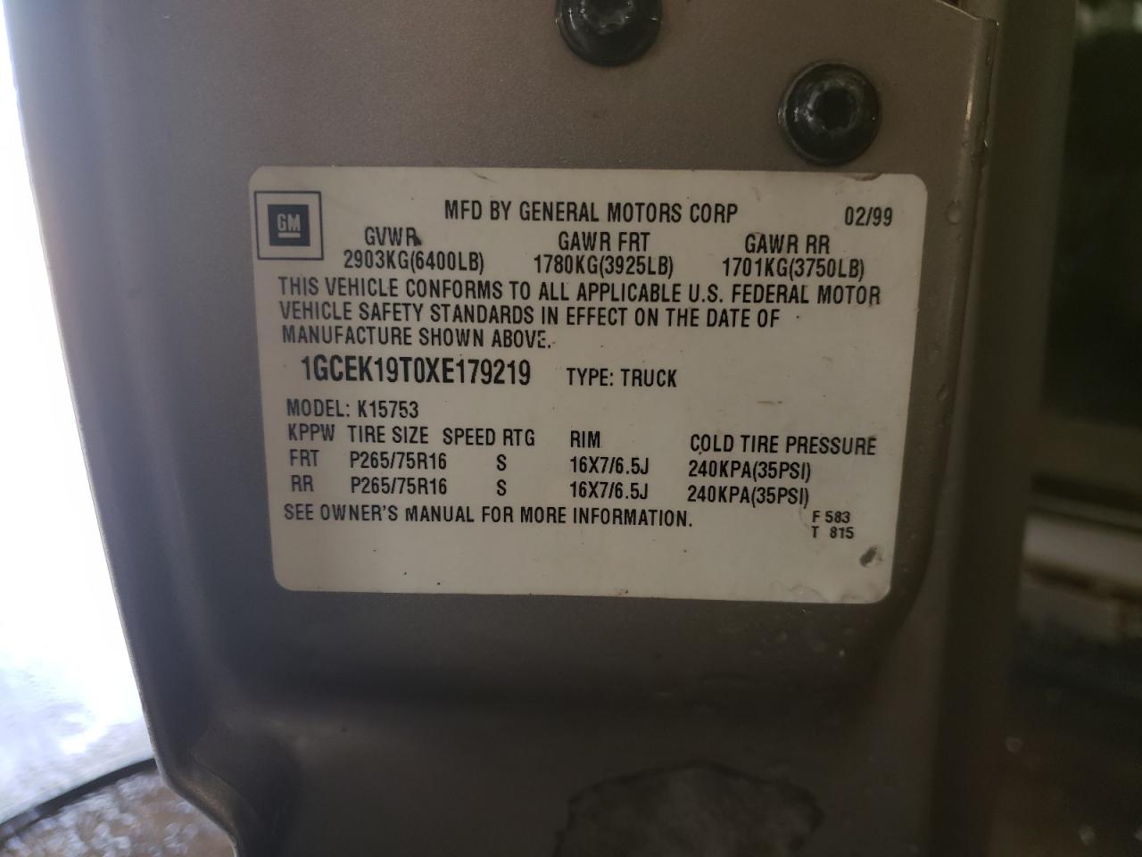 Photo 10 from auction – 1999 CHEVROLET SILVERADO with VIN 1GCEK19T0XE179219