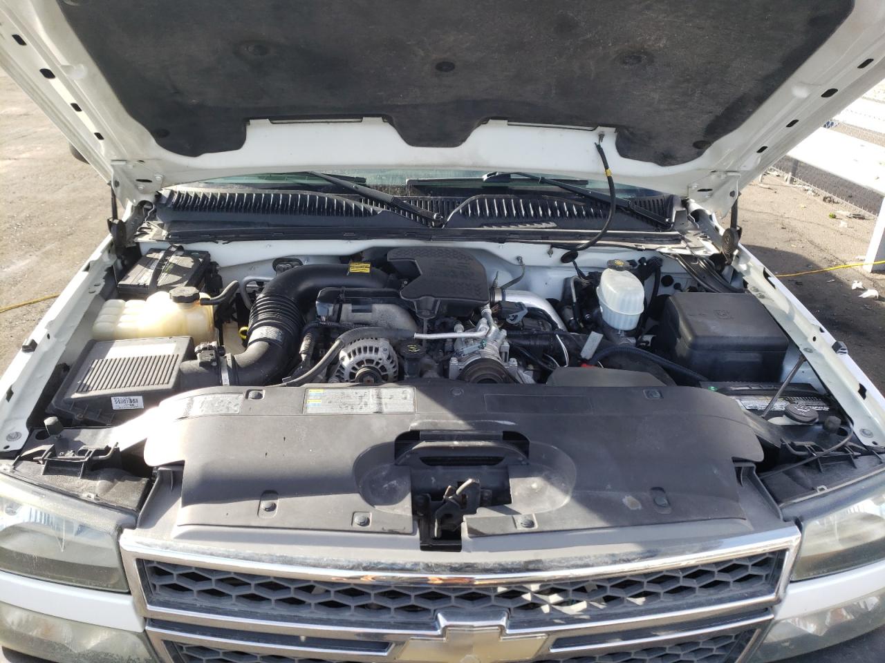 Photo 7 from auction – 2005 CHEVROLET SILVERADO with VIN 1GCHK23205F960980