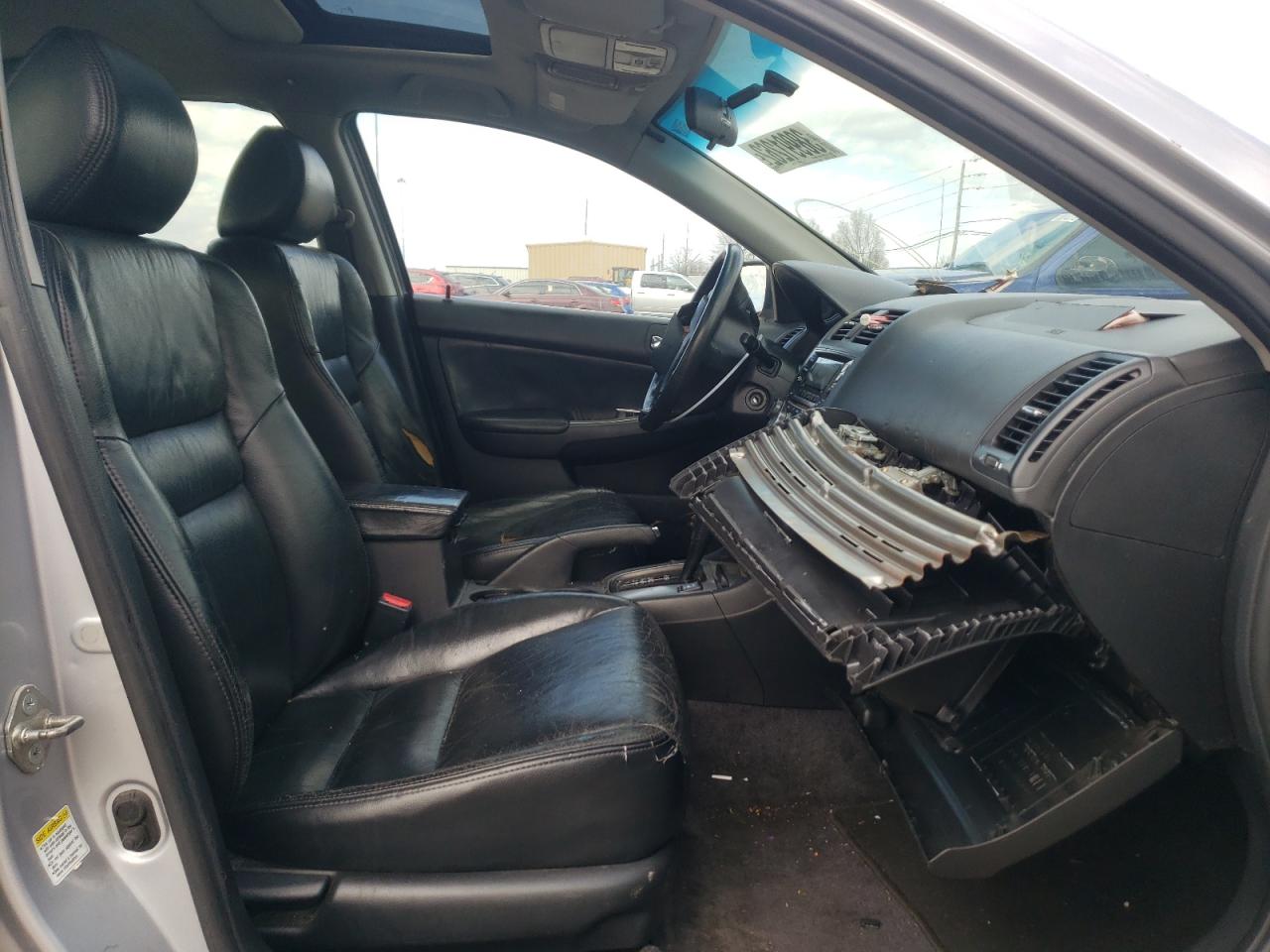 Photo 5 from auction – 2003 HONDA ACCORD EX with VIN 1HGCM56643A109510