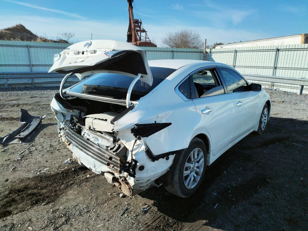 Photo 4 from auction – 2016 NISSAN ALTIMA 2.5 with VIN 1N4AL3AP0GN374829